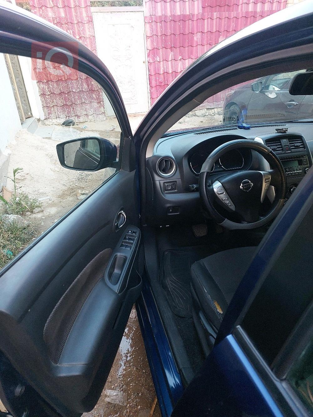 نيسان فيرسا